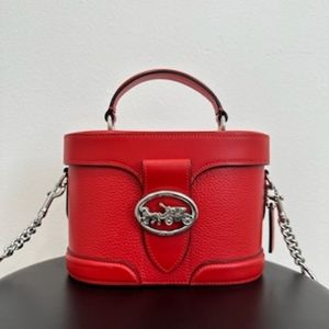 COACH Women's Georgie Gem Crossbody In Pebble Leather *Used once